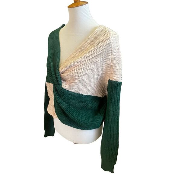No Boundaries Green/Beige Color Block Knit Twist V-Neck Acrylic Cropped Long Sle - Picture 5 of 14